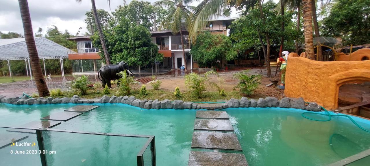 Udaya Resort Palakkad Buitenkant foto