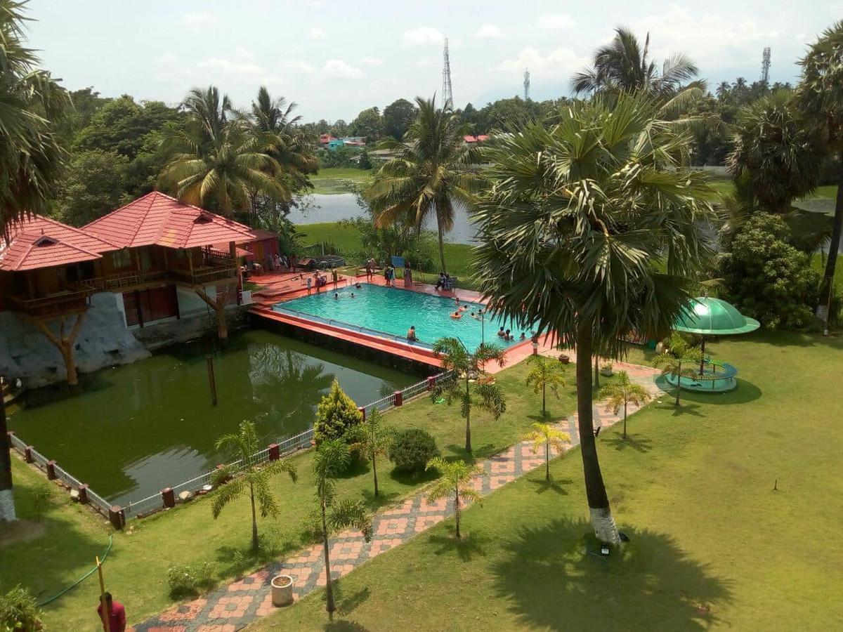 Udaya Resort Palakkad Buitenkant foto