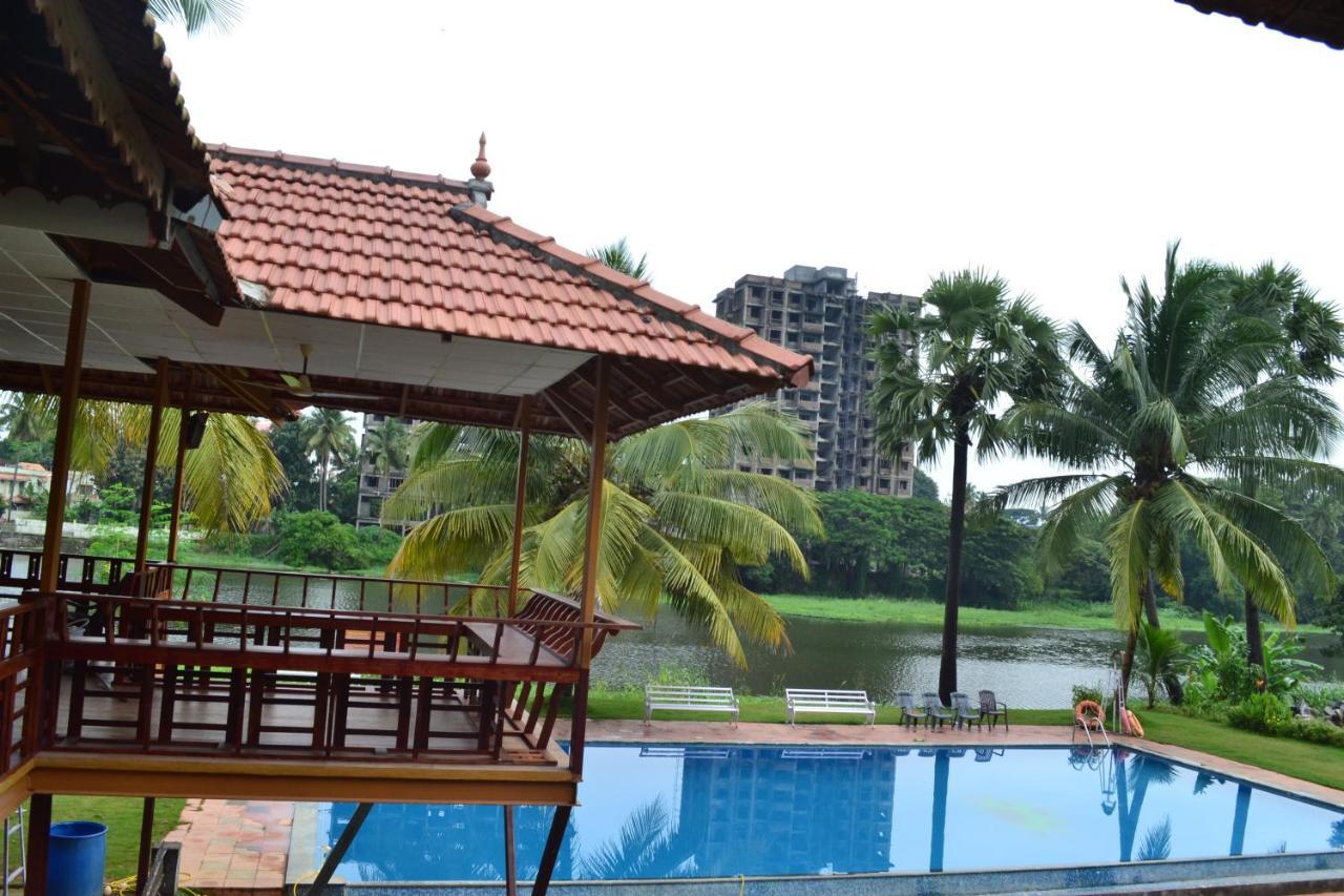 Udaya Resort Palakkad Buitenkant foto